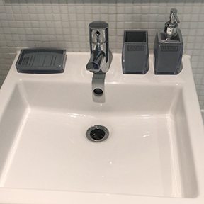 Serviced Apartment Cleaning Bath